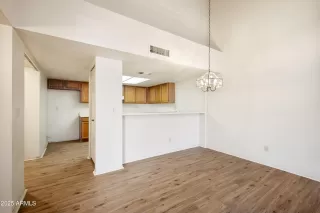 Photo #6: 6925344 Listing