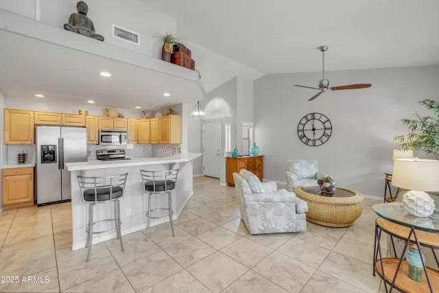 MLS: 6925800 Condo For Sale