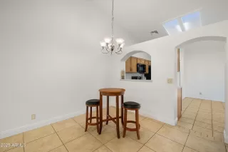 Photo #6: 6925828 Listing 