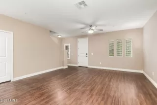 Photo #5: 6925848 Listing