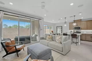 Photo #1: 6925892 Listing 