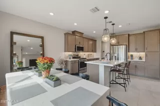 Photo #6: 6925892 Listing 