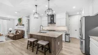 Photo #1: 6925932 Listing 