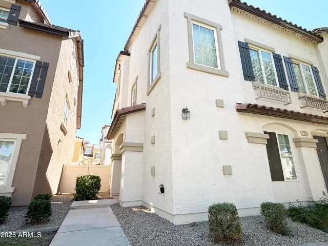 MLS: 6926048 Condo For Sale