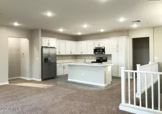 Photo #3: 6926209 Listing