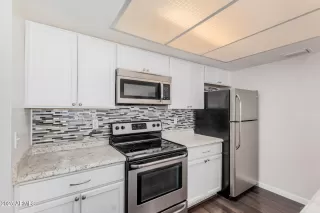 Photo #5: 6926359 Listing 