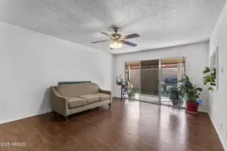 Photo #5: 6926525 Listing 