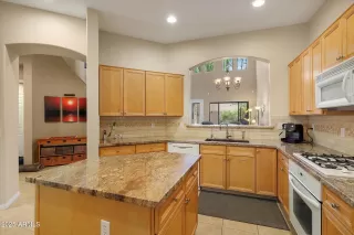 Photo #5: 6926931 Listing 