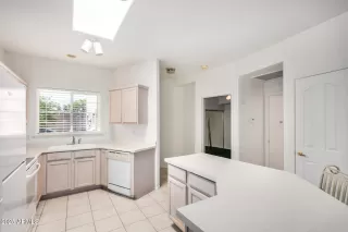 Photo #2: 6926984 Listing