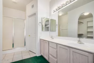 Photo #4: 6926984 Listing