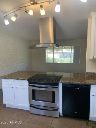 Photo #5: 6927071 Listing 