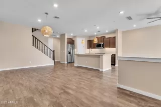 Photo #5: 6927343 Listing 