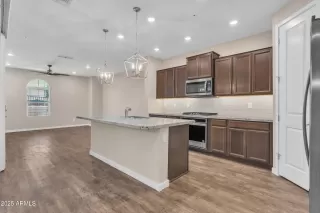 Photo #4: 6927345 Listing 