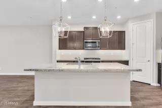 Photo #5: 6927345 Listing 