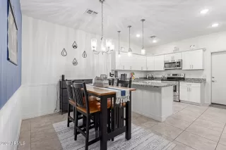 Photo #5: 6927645 Listing