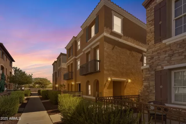MLS: 6927786 Condo For Sale