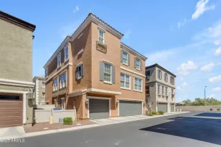 Photo #3: 6927786 Listing