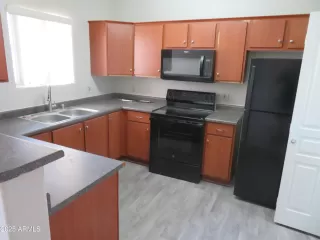 Photo #4: 6927839 Listing