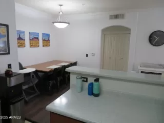 Photo #6: 6927839 Listing