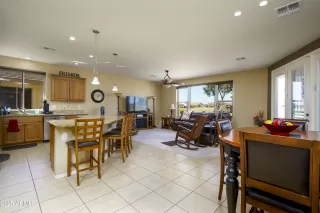 Photo #3: 6928099 Listing 