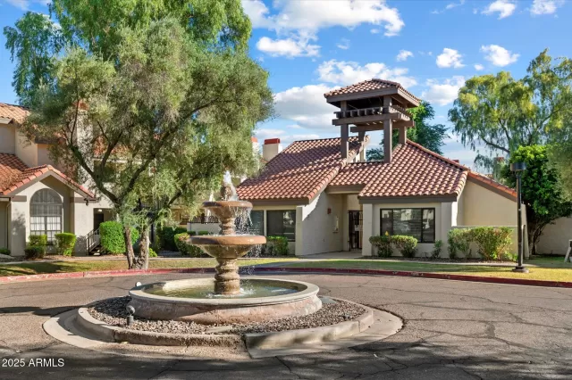 MLS: 6928274 Condo For Sale