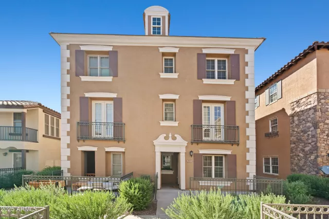 MLS: 6928687 Condo For Sale