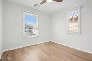 Photo #4: 6928687 Listing