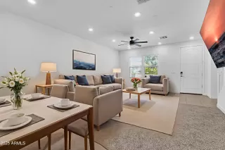 Photo #3: 6928882 Listing