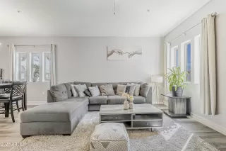 Photo #6: 6928904 Listing 