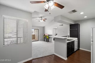 Photo #3: 6929039 Listing 