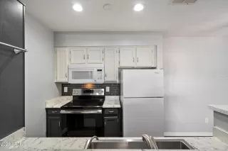 Photo #4: 6929039 Listing 