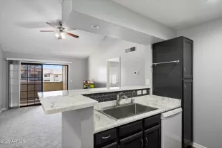 Photo #5: 6929039 Listing 