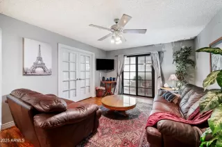 Photo #3: 6929250 Listing 