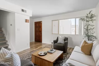 Photo #5: 6929457 Listing 