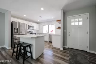 Photo #5: 6929502 Listing