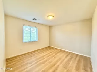 Photo #4: 6929870 Listing 