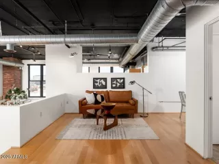 Photo #2: 6929893 Listing 