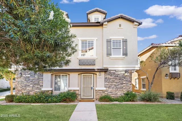 MLS: 6930423 Condo For Sale