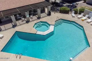 Photo #6: 6930467 Listing 