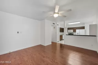 Photo #4: 6930682 Listing