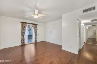 Photo #5: 6930682 Listing