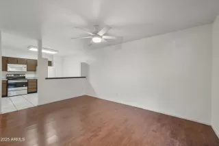 Photo #6: 6930682 Listing