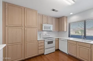 Photo #4: 6930730 Listing 