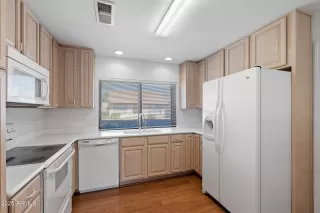 Photo #5: 6930730 Listing 