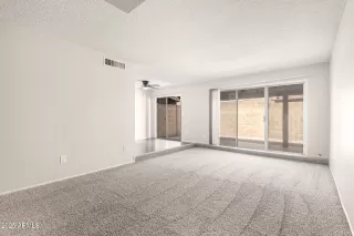 Photo #5: 6930803 Listing 