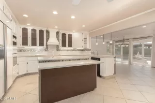 Photo #2: 6930832 Listing