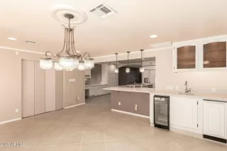 Photo #5: 6930832 Listing