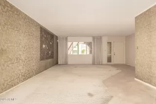 Photo #6: 6930832 Listing