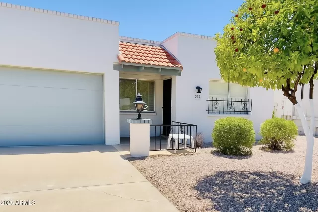 MLS: 6931032 Condo For Sale