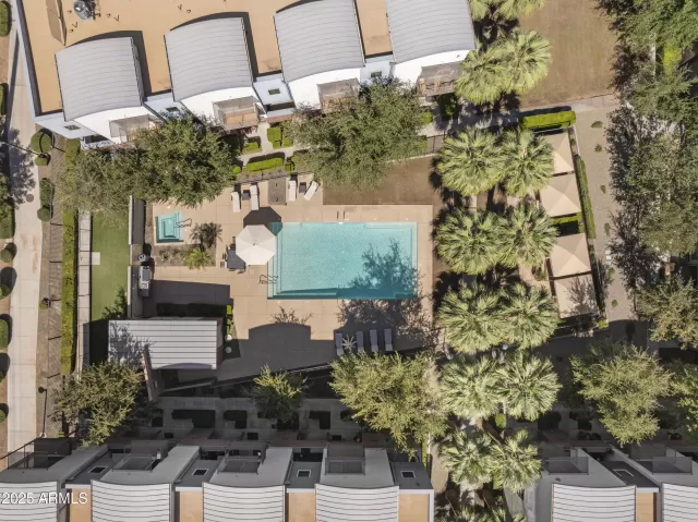 MLS: 6931047 Condo For Sale